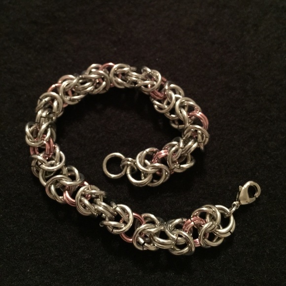 Silver and Pink Byzantine Chainmail Bracelet - Picture 4 of 6